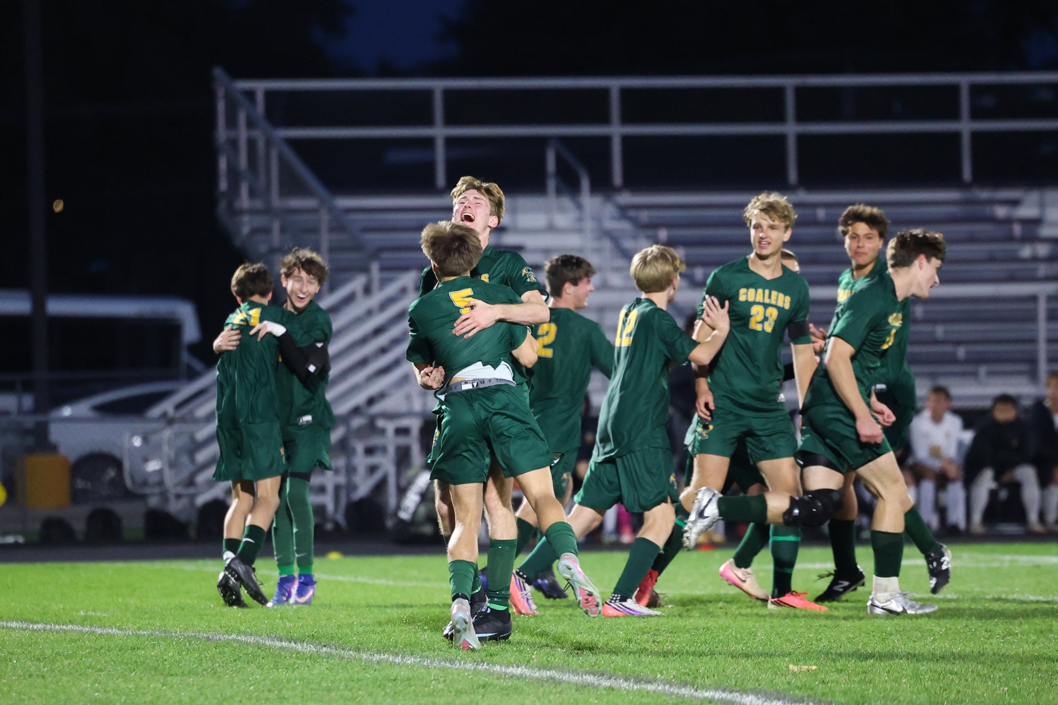 Coal City advances to Class 1A sectional final after thrilling win over Herscher — Batavia Arts news
